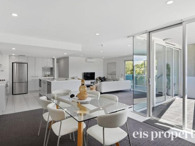 Inner City Three Bedroom Luxury Apartment