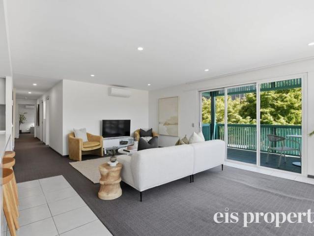 Inner City Three Bedroom Luxury Apartment