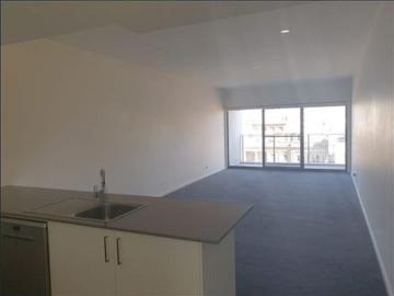 INNER CITY TOP FLOOR APARTMENT