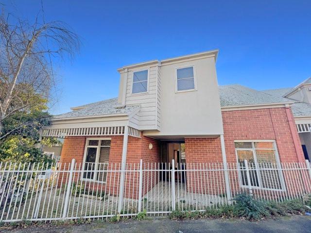 INNER CITY TOWNHOUSE