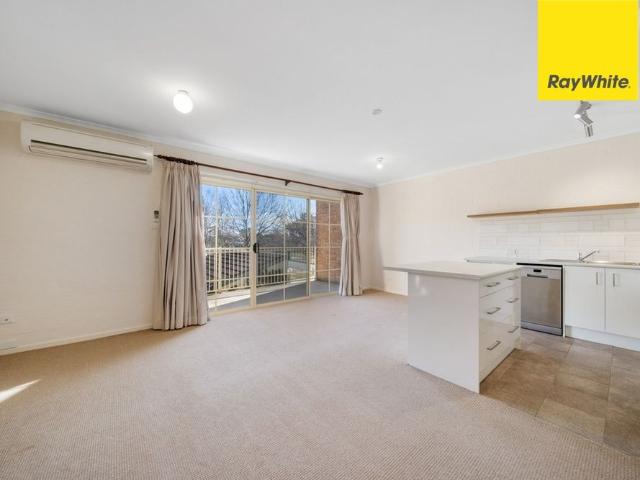 Inner South Convenience & Style Just Minutes to the Parliamentary Triangle, Barton, Kingston and Manuka