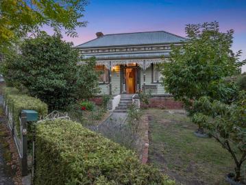 Innisfail Timeless Victorian Elegance on the Hill