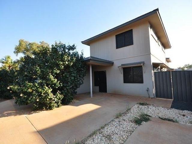INNOVATIVE DESIGN LARGE FOUR BEDROOM HOME