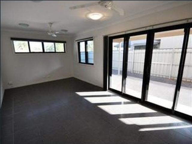 INNOVATIVE DESIGN LARGE FOUR BEDROOM HOME