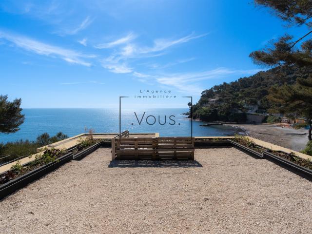 Inoubliable, Villa les pieds dans la Méditerranée [La Seyne. 150m² Bandol