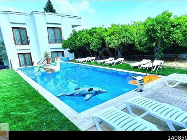 ÇINAR EMLAK BODRUM MAZIDA HAVUZLU DENİZE YAKIN 2+1 EV