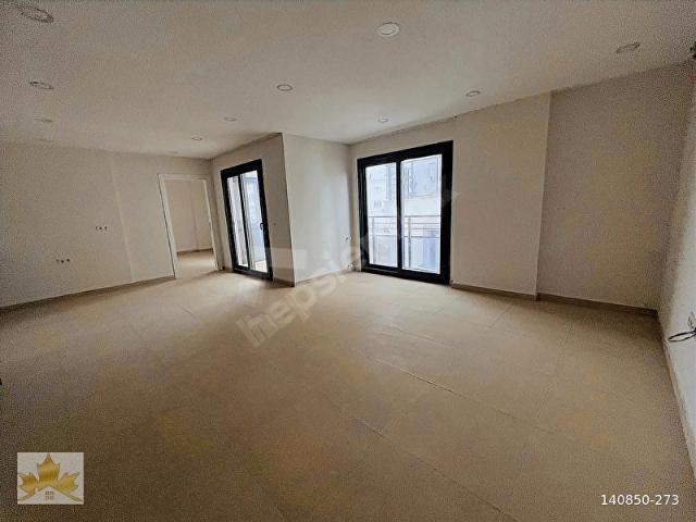ÇINAR EMLAKTAN MUMCULARDA MERKEZDE ANA CADDE ÜZERİNDE 2+1 DAİRE