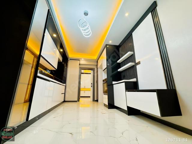 ÇINARDAN* SİTE İÇERSİNDE TERAS BALKONLU SIFIR 4.5+1 ARAKAT