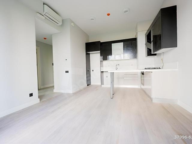 ÇINARKÖY EVLERİNDE 1+1 60M + 20M BAHÇE BOŞ SATILIK DAİRE