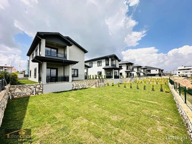 ÇINARLI'da 440m2 ARSA İÇERİSİNDE SIFIR LÜKS SATILIK VİLLALAR !