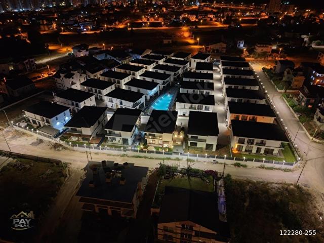 ÇINARLIDA ANAYOLA YAKIN EMSALSİZ SATILIK VİLLA