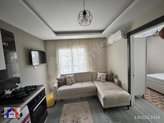 ÇINARLIDA BULVARA 2. PARSEL MERKEZİ KONUMDA FULL EŞYALI KİRALIK DAİRE