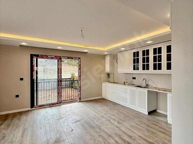 ÇINARLIDA SÜPER LÜKS SATILIK 5+1