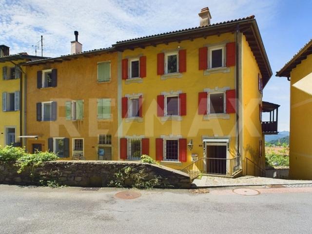Incantevole Casa di Nucleo in Aranno