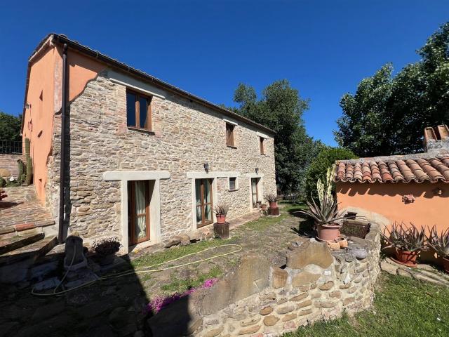 Incantevole casa di campagna con annessi e piscina 360m² Sant'Ippolito
