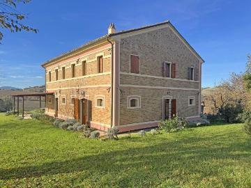 incantevole casale in mattoni 360m² Orciano di Pesaro