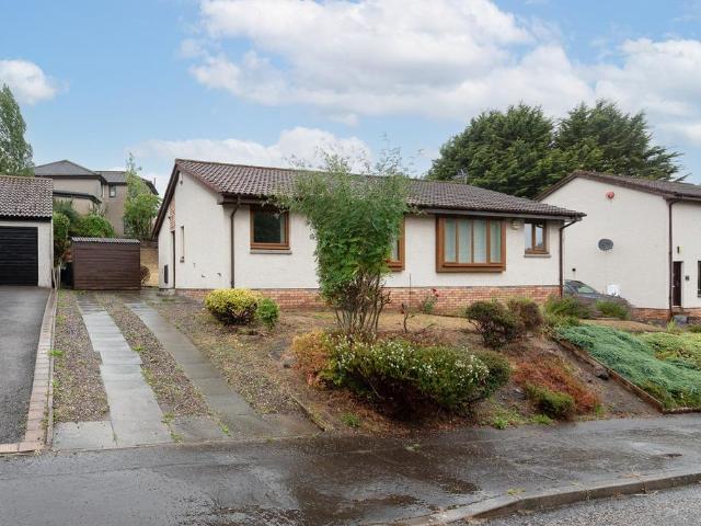 Inchcolm Drive, Dundee DD5 2 bed bungalow to rent £900 pcm £208 pw