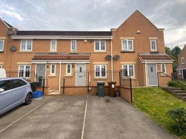 Inchburn Crescent, Penistone. 3 bed house to rent £1,150 pcm £265 pw