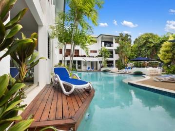 High Income Producing Swim Out, Dual Key Apartment