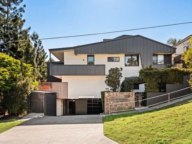 Incomparable and Unique Tranquil Treetop Apartment Just 2.5km from CBD