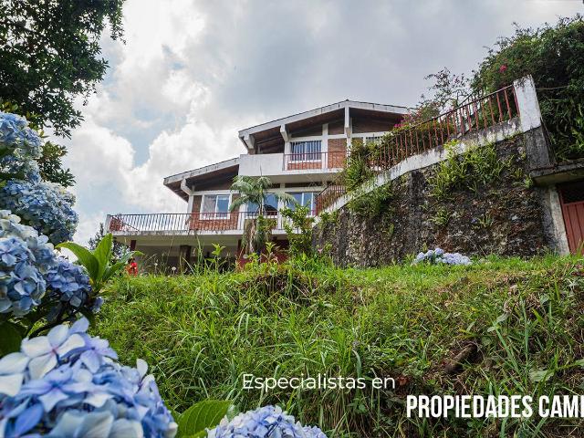 Incre?ble Finca en el Bosque de 19 HA