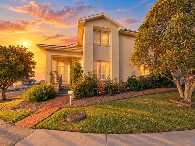 Incredibly Spacious Family Living in the Heart of Flinders