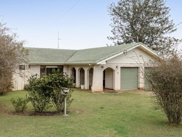 Incredibly Spacious + Parkside / High Street Plaza Location