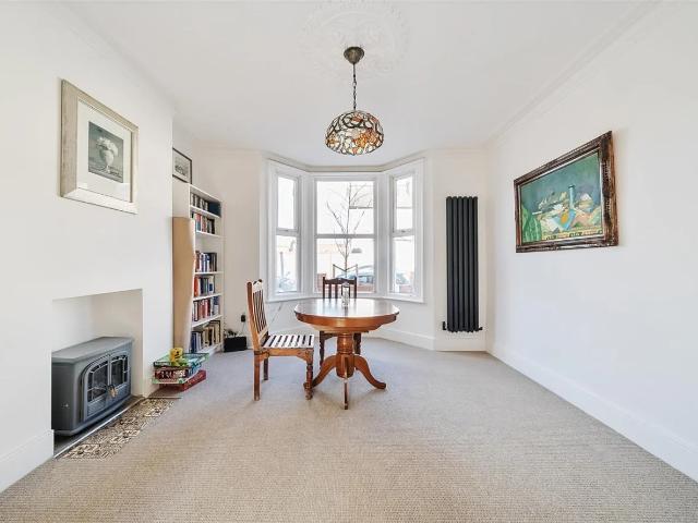 Incredible Newly Refurbished Luxury 5 Bedroom 2 Bathroom House to Rent near Tube, 24 hour Buses and High Road