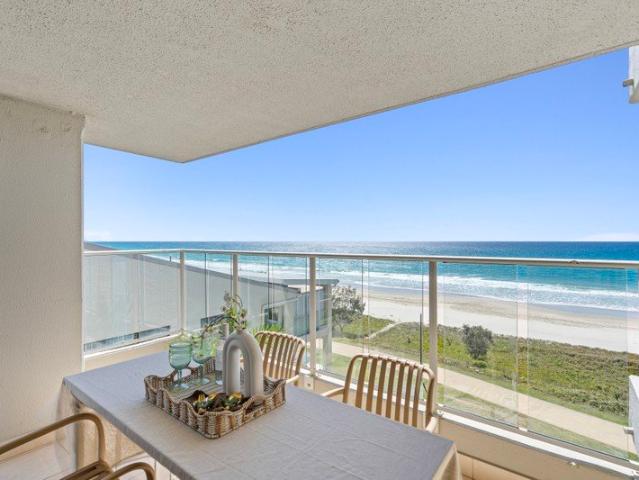 INCREDIBLE OCEAN VIEWS & ABSOLUTE BEACHFRONT LIVING AT IT'S BEST