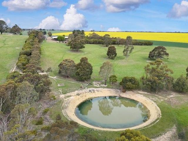 Incredible Lifestyle Opportunity In Private Location