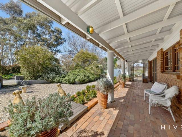 Incredible Location, Versatility & Beautiful Gardens!