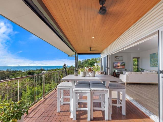 Incredible Sunsets, Effortless Living and an Unbeatable Airlie Beach Location!