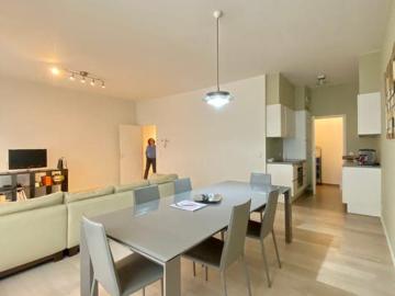INCREDIBLE 2 BDRM FL+BALCONY+COMMON GARDEN