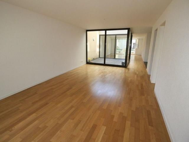 Incredible 97 m² loft with patio in the heart of Freiburg