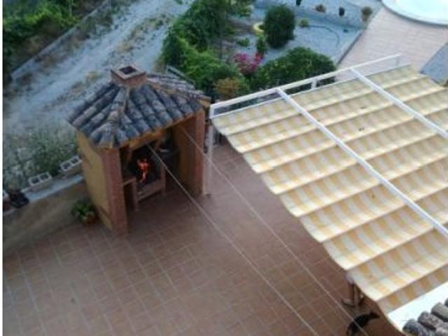 Increíble casa de campo con invernadero, piscina y terreno en Fornes!