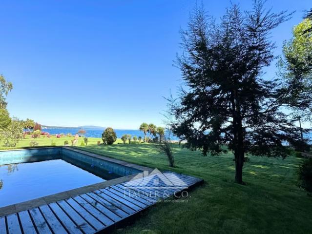 Increible casa en venta frente al lago a 3 kms de Pucon | 7 dormitorios por 40000.00 en Pucón