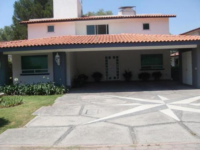 Increíble Casa en Fraccionamiento con Gran Vista a Lago y Golf