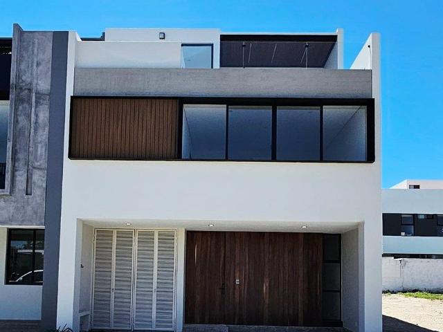 Increíble casa nueva y equipada, recámara en planta baja + roof garden