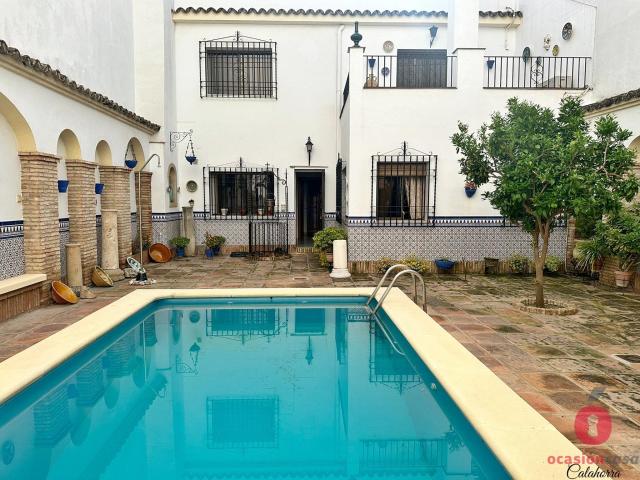 INCREIBLE VIVIENDA EXCLUSIVA JUNTO A LA PLAZA DE LA CORREDERA