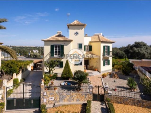 Villa T5 com Apartamento Independente | Terreno 830m² | Vale Caranguejo, Tavira