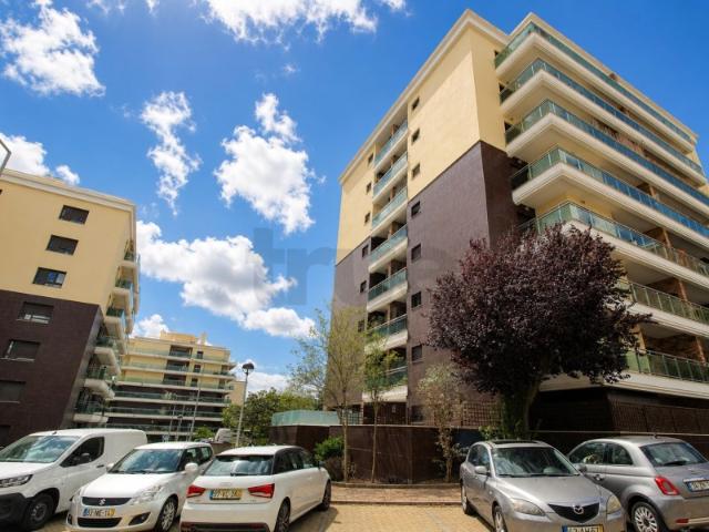 Incrível Apartamento T3 de 110 m² com 2 lugares de garagem para Arrendamento nos Terraços da Ponte