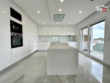 Incrivel Apartamento T2 com Varanda, e Arrecadação