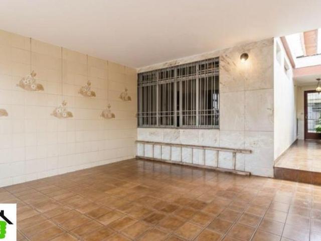 Incrível Casa 03 Dormitórios + 01 Suíte + 01 Quarto Multiuso + Incrível Varanda + Quintal + 02 Vagas