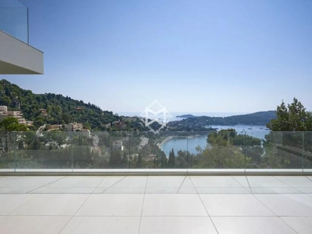 Incroyable propriété contemporaine à Villefranche avec vue imprenable sur la Baie de Saint Jean Cap Ferrat