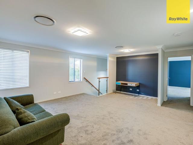 Indulgent Entertainer's Oasis With Views, 5 Bed 3 bath