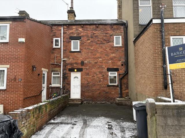 Industrial Avenue, Birstall 2 bed terraced house to rent £725 pcm £167 pw