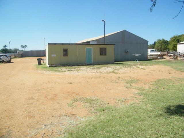 INDUSTRIAL BLOCK WITH LEASE BACK OPTION