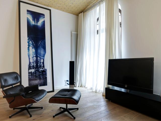 Industrial Design Loft with Spa Access in Berlin Mitte – 123 m²