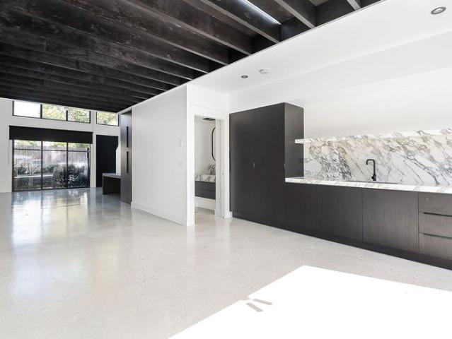 INDUSTRIAL STYLE APARTMENT IN THE HEART OF VARSITY LAKES
