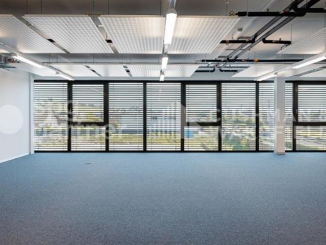 IDEAL PARK Bureaux, ateliers et production des espaces sur mesure